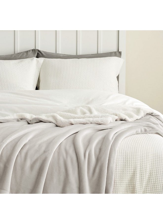 Bedsure Sherpa Fleece Blankets King Size for Bed - Thick and Warm Blanket for Winter, Soft Fuzzy Plush King Blanket for All Seasons, Linen, 108x90 Inches