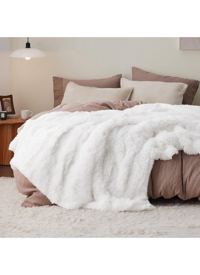 Bedsure Soft White King Size Blanket for Bed, Fluffy Fuzzy Large King Blanket for Winter, Cozy Plush Sherpa Fleece Faux Fur Blanket, Thick Warm Christmas Blanket Gifts for Women, Men, 108x90