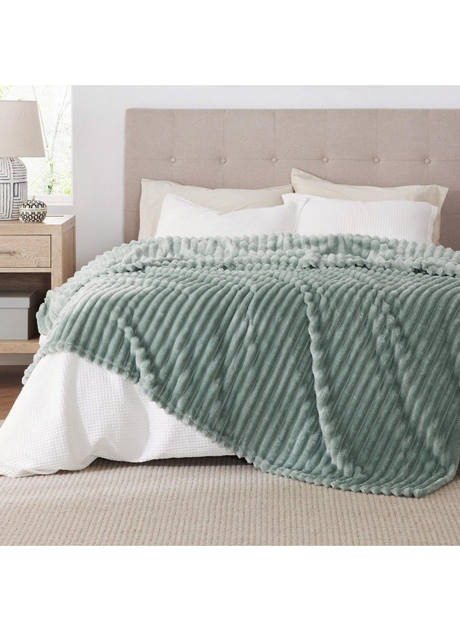 Bedsure King Size Blanket for Bed - Super Soft Cozy Blankets for Women, Cute Large Fleece Blanket for Girls, Sage Green, 108x90 Inches