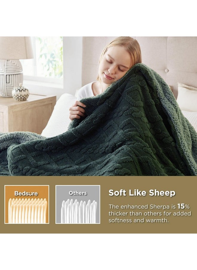 Bedsure Sherpa Blanket Twin Size - Twin Blanket Fuzzy Soft Cozy Throw for Couch, Fleece Thick Warm Christmas Blanket for Winter, Dark Green, 60x80 Inches