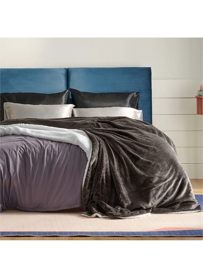 Bedsure Sherpa Fleece Blankets Queen Size for Bed - Thick and Warm Blanket for Winter, Soft Fuzzy Plush Queen Blanket for All Seasons, Brown, 90x90 Inches