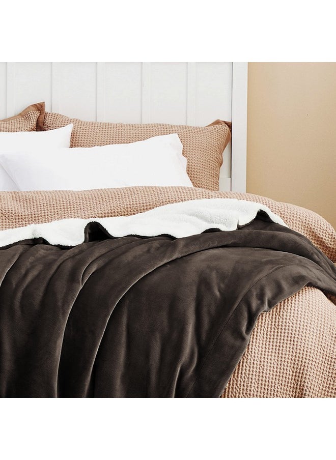 Bedsure Sherpa Fleece Blankets Queen Size for Bed - Thick and Warm Blanket for Winter, Soft Fuzzy Plush Queen Blanket for All Seasons, Brown, 90x90 Inches