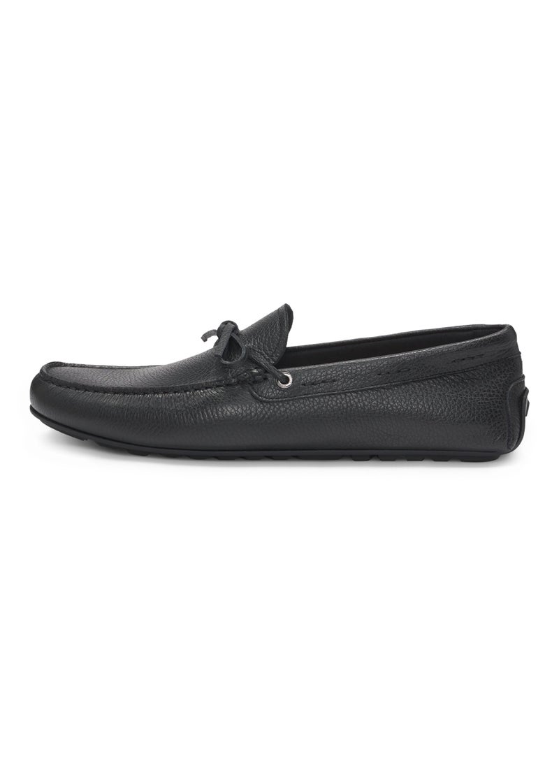 Grained-leather moccasins with driver sole