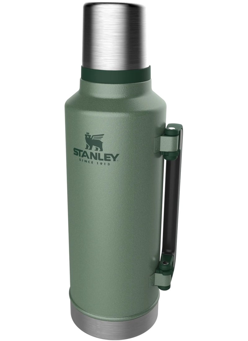 Stanley Legendary Classic Vacuum Insulated Bottle 1l, Leakproof, Durable Stainless Steel Thermos with Lid and a Cup, Perfect for Camping, Hiking and Everyday Use, Keeps Beverages Hot or Cold for Extended Periods, Green