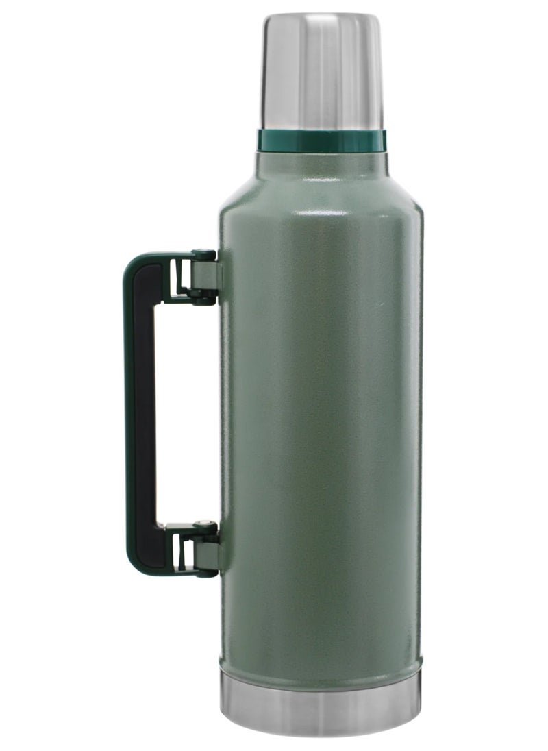 Stanley Legendary Classic Vacuum Insulated Bottle 1l, Leakproof, Durable Stainless Steel Thermos with Lid and a Cup, Perfect for Camping, Hiking and Everyday Use, Keeps Beverages Hot or Cold for Extended Periods, Green