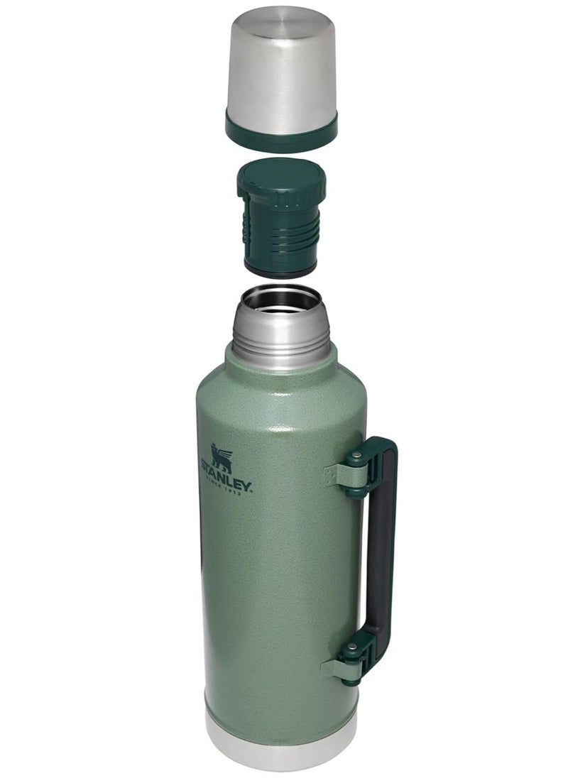 Stanley Legendary Classic Vacuum Insulated Bottle 1l, Leakproof, Durable Stainless Steel Thermos with Lid and a Cup, Perfect for Camping, Hiking and Everyday Use, Keeps Beverages Hot or Cold for Extended Periods, Green