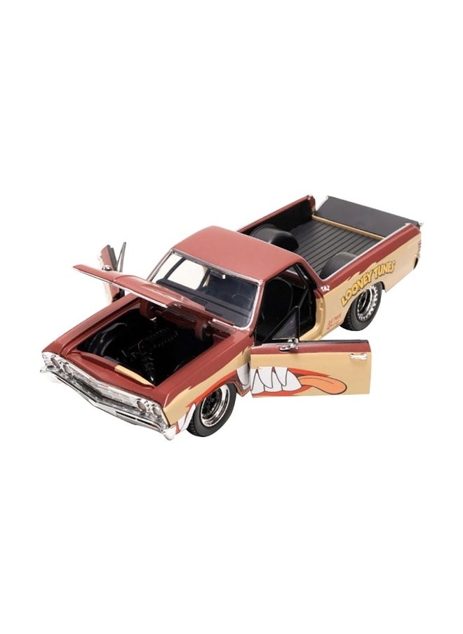 Jada Looney Tunes Die-Cast Car With Chevy El Cami Figure (1:24)