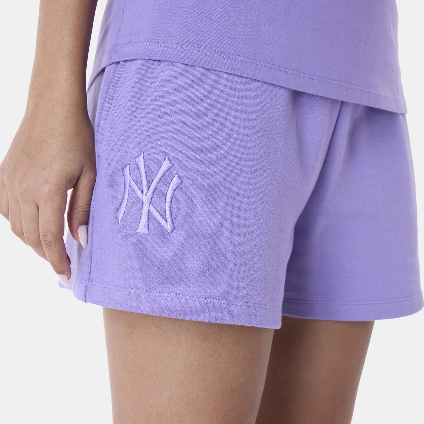 Women's MLB New York Yankees League Essential Shorts