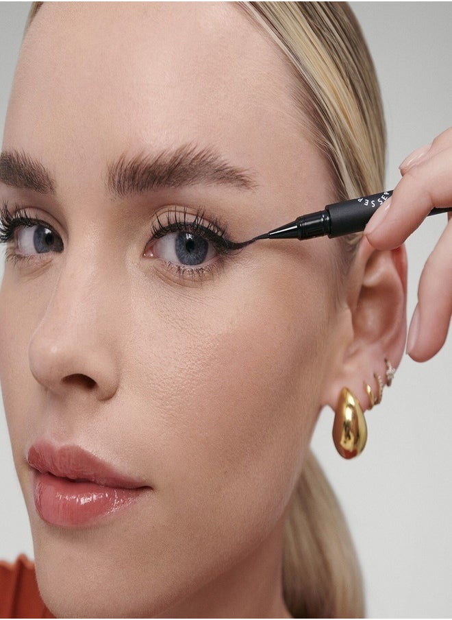 SEPHORA COLLECTION 12h Intense Ink Classic Line - Precise, Intense Felt-Tip Eyeliner 01 Deep Black - Matte Deep Black 1ml