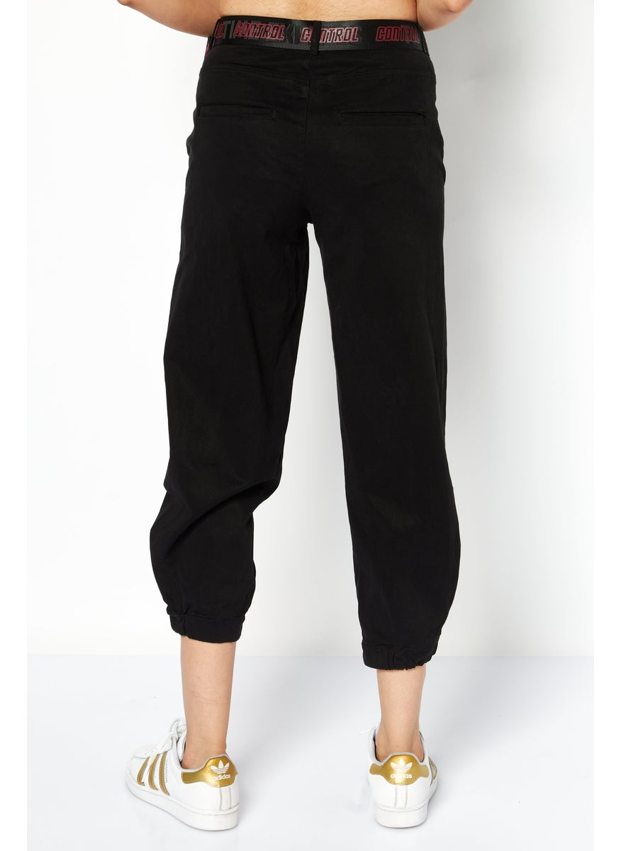 Women Regular Fit Solid With Belt Capri Pants, Black