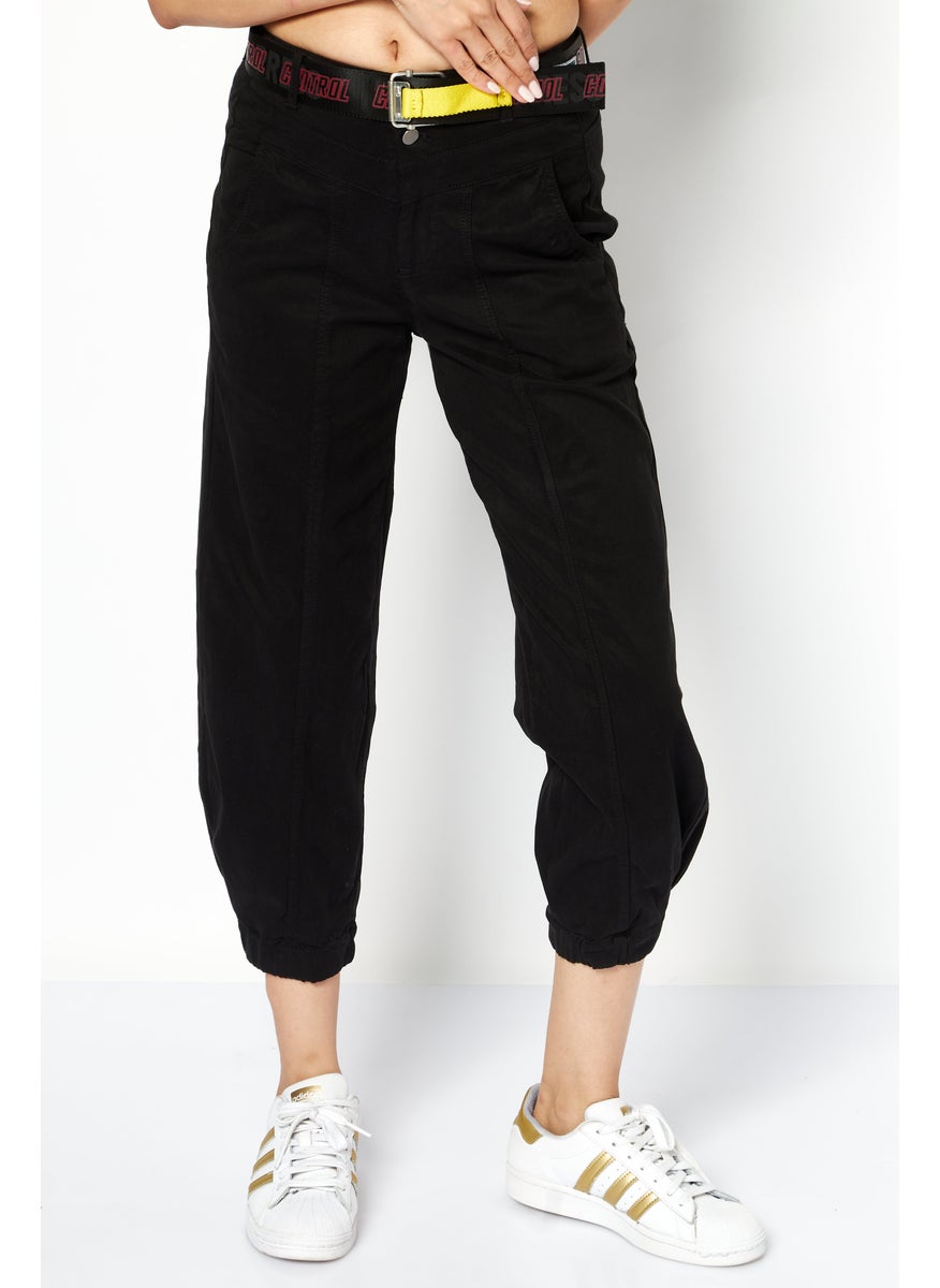 Women Regular Fit Solid With Belt Capri Pants, Black