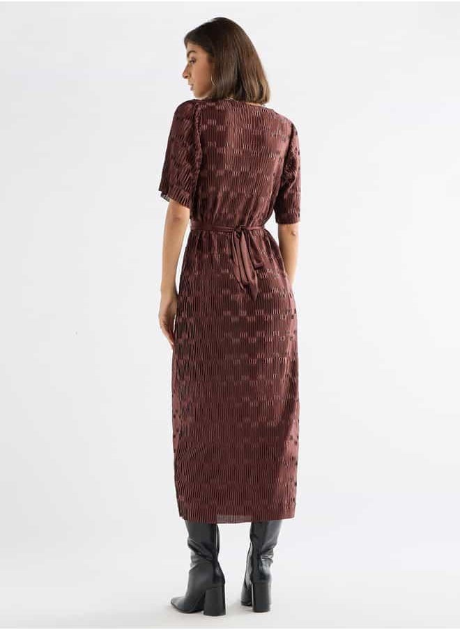 Textured Round Neck Dress with Short Sleeves and Tie-Up Belt