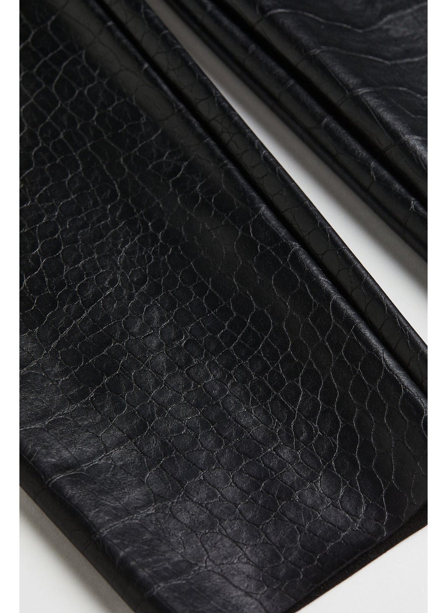 Crocodile-Patterned Leggings