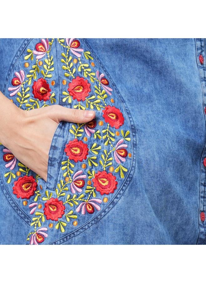 Short dress in sturdy denim with pockets