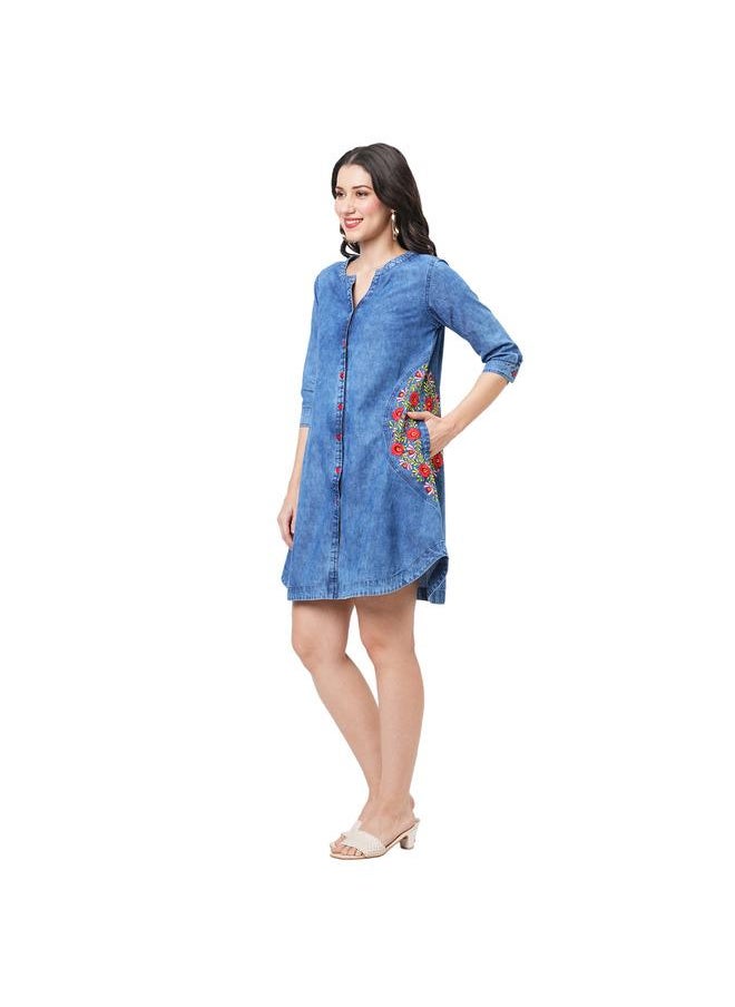 Short dress in sturdy denim with pockets