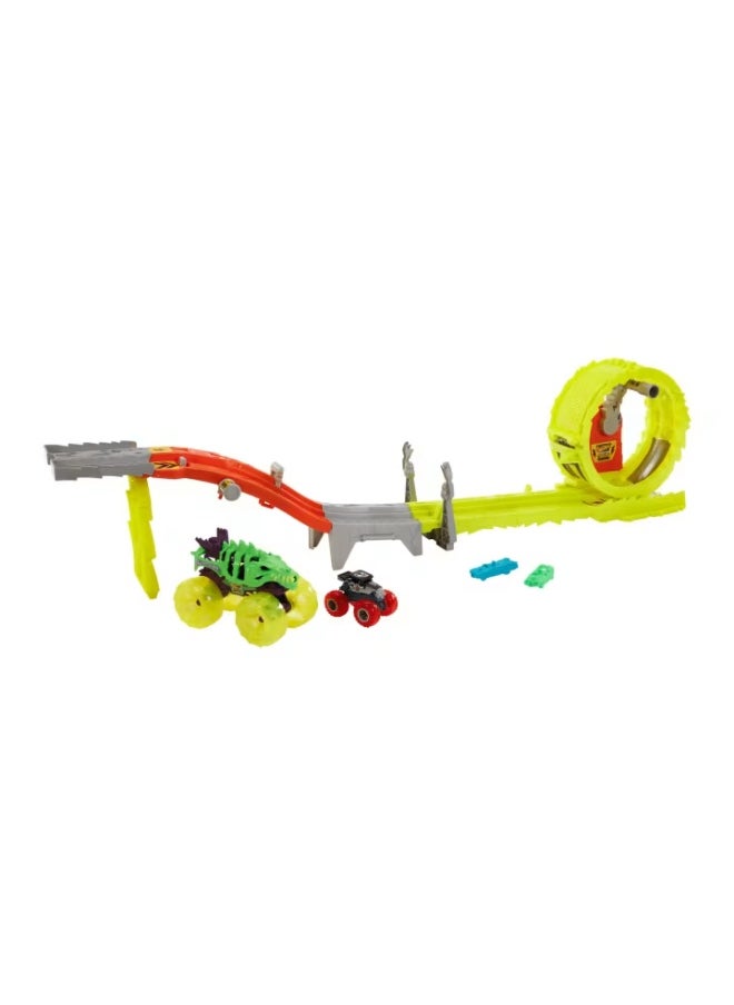 Hot Wheels Monster Trucks Power Smashers Charge & Chase Challenge Track Set