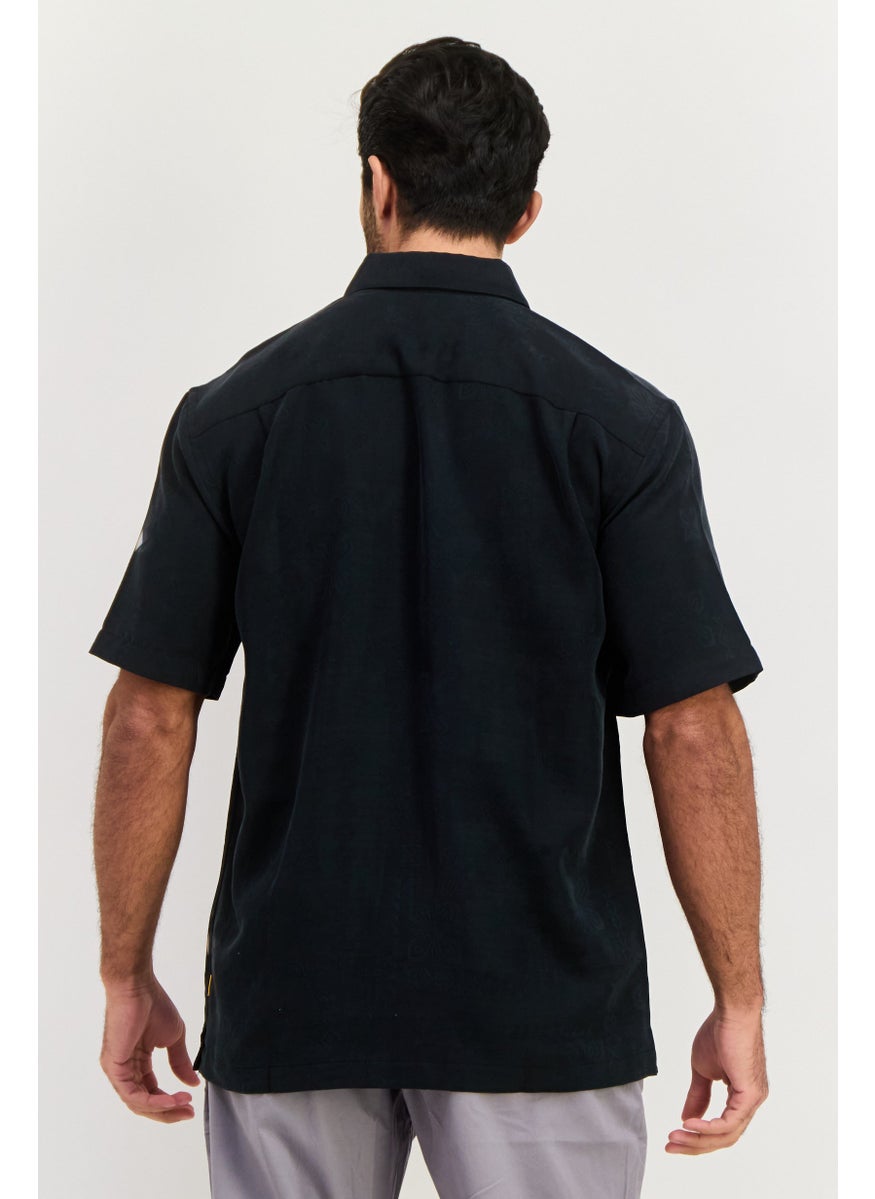 Men Regular Fit Allover Print Short Sleeve Casual Shirt, Black