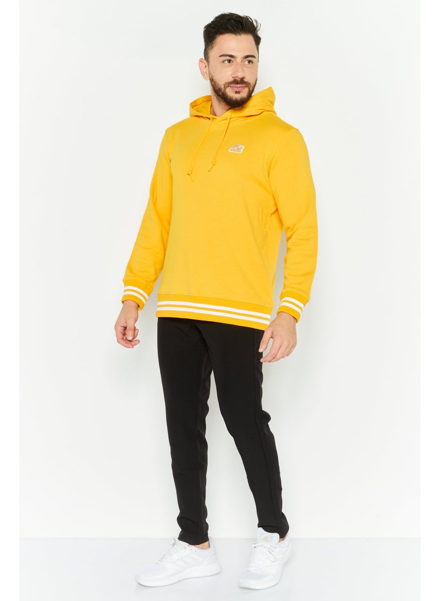 Men Sportswear Fit Long Sleeve Outdoor Sweatshirt, Yellow