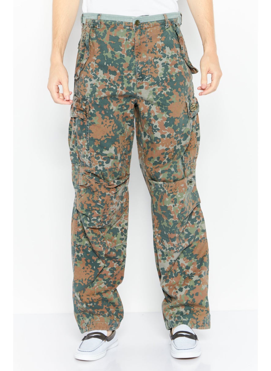 Men Regular Fit Camouflage Cargo Pants, Olive