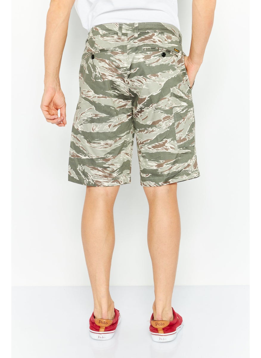 Men Regular Fit Camouflage Cargo Shorts, Army Green Combo