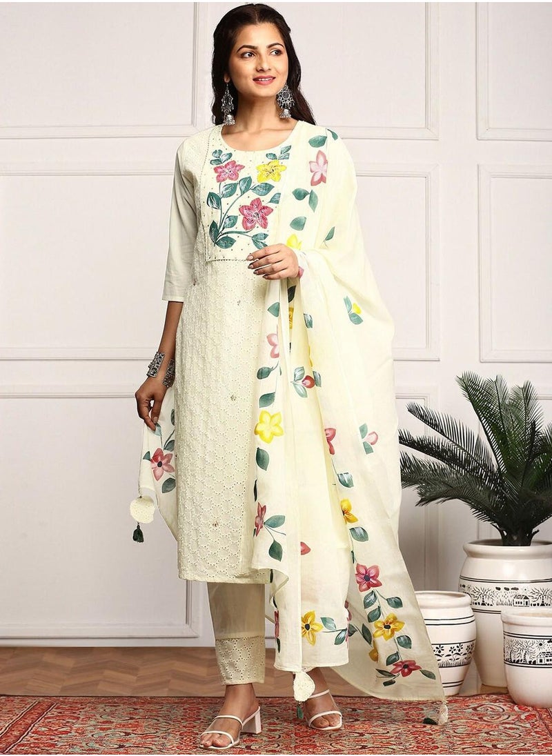 Regular Fit Three-Quarter Sleeve Printed Off White Cotton Woven Kurta Set For Women Flat Collar Perfect For Wedding And Engagement Pull On Closure