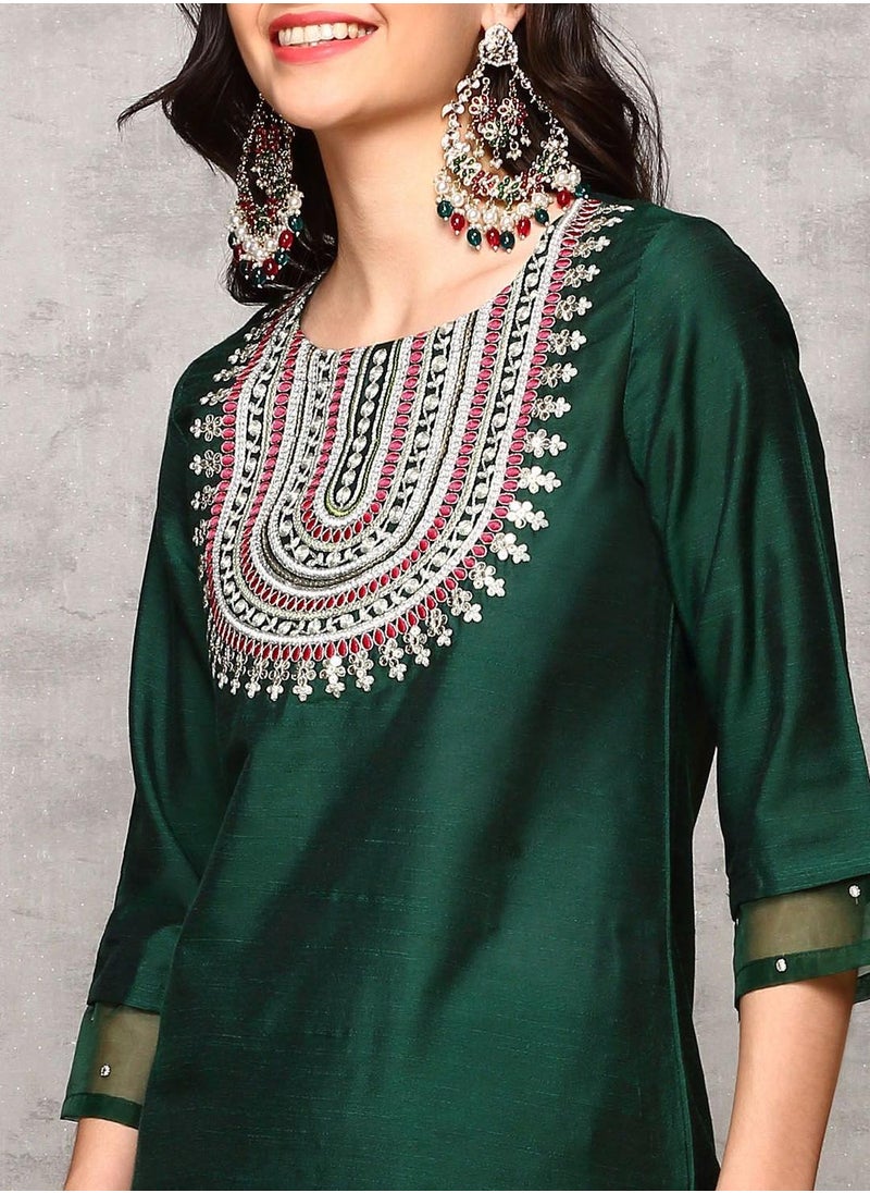 Regular Fit Three-Quarter Sleeve Printed Green Silk Woven Kurta Set For Women Flat Collar Perfect For Wedding And Engagement Pull On Closure