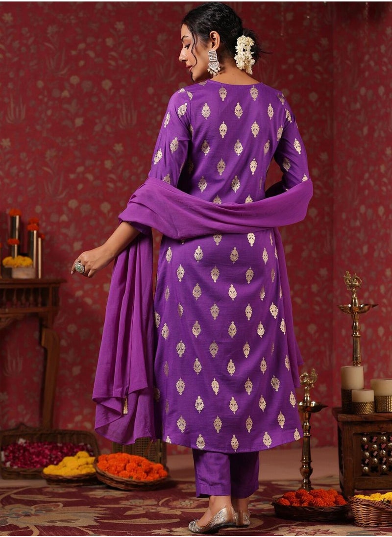 Regular Fit Three-Quarter Sleeve Printed Purple Silk Woven Kurta Set For Women Flat Collar Perfect For Wedding And Engagement Pull On Closure