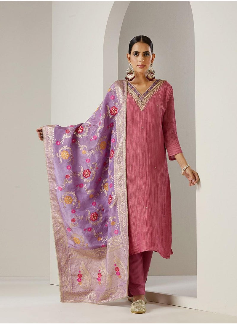 Regular Fit Three-Quarter Sleeve Printed Pink Silk Woven Kurta Set For Women Flat Collar Perfect For Wedding And Engagement Pull On Closure