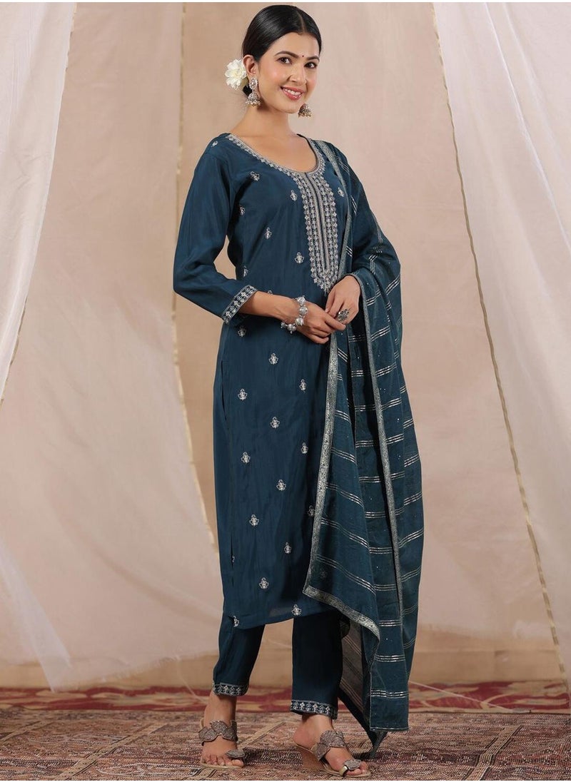 Regular Fit Three-Quarter Sleeve Printed Navy Blue Silk Woven Kurta Set For Women Flat Collar Perfect For Wedding And Engagement Pull On Closure