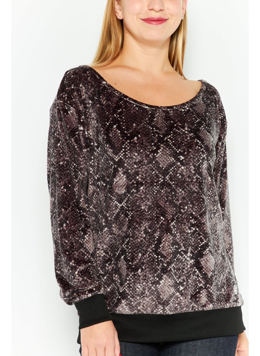 Women Scoop Neck Long Sleeve Snake Print Blouse, Black Combo