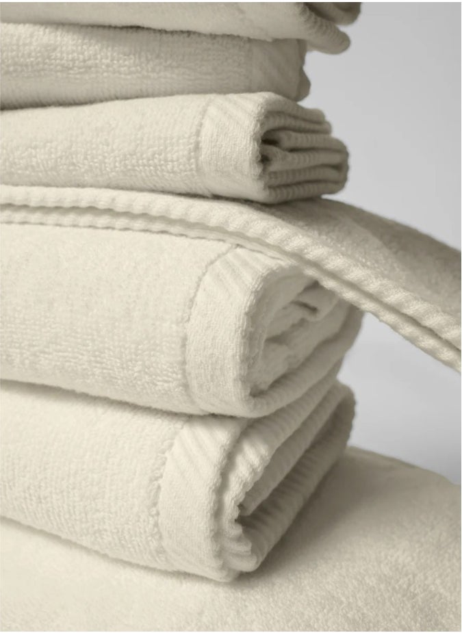 Premium SPA,GYM,POOL, SALOON Towels.100% Cotton Bath Towel Pack of 2 70x140Cm 650 GSM White