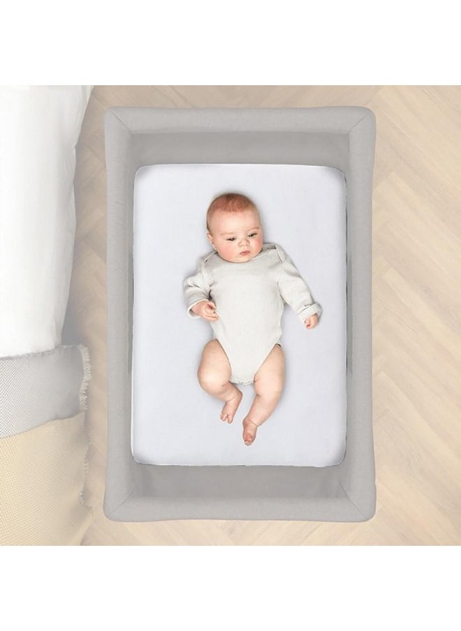Silver Cross Slumber Sleep & Go Fitted Sheet - Breathable, Ultra-Soft, Lightweight Sheet for Sensitive Baby Boys and Girls Skin - Elasticated Edge Standard Bassinet Mattress Sheet for Newborn (White)