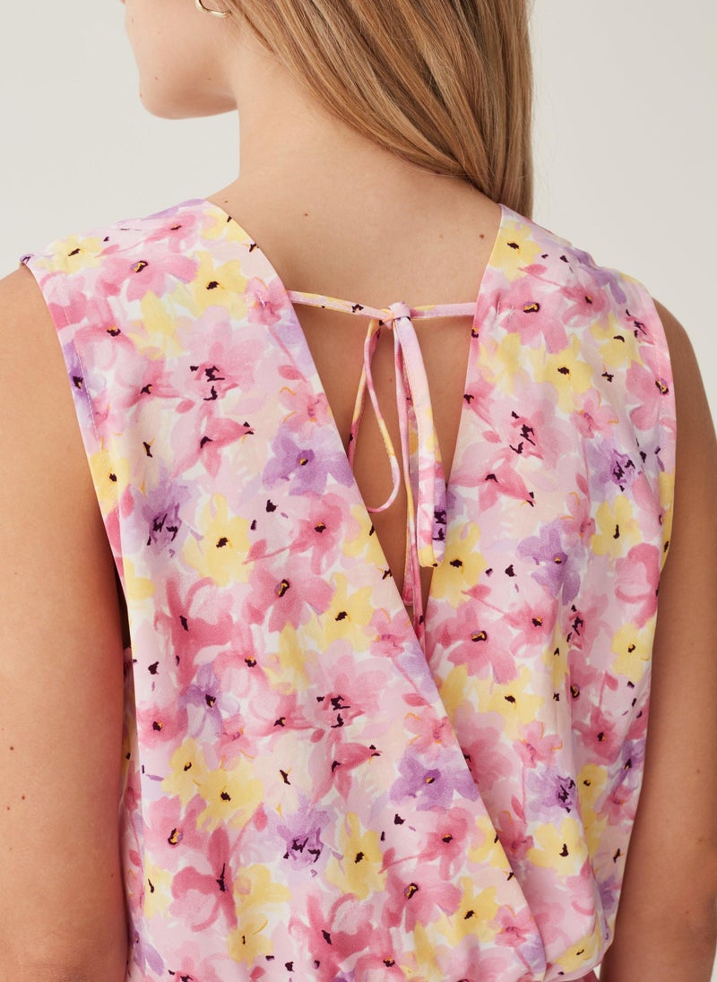 Short sleeveless patterned dress