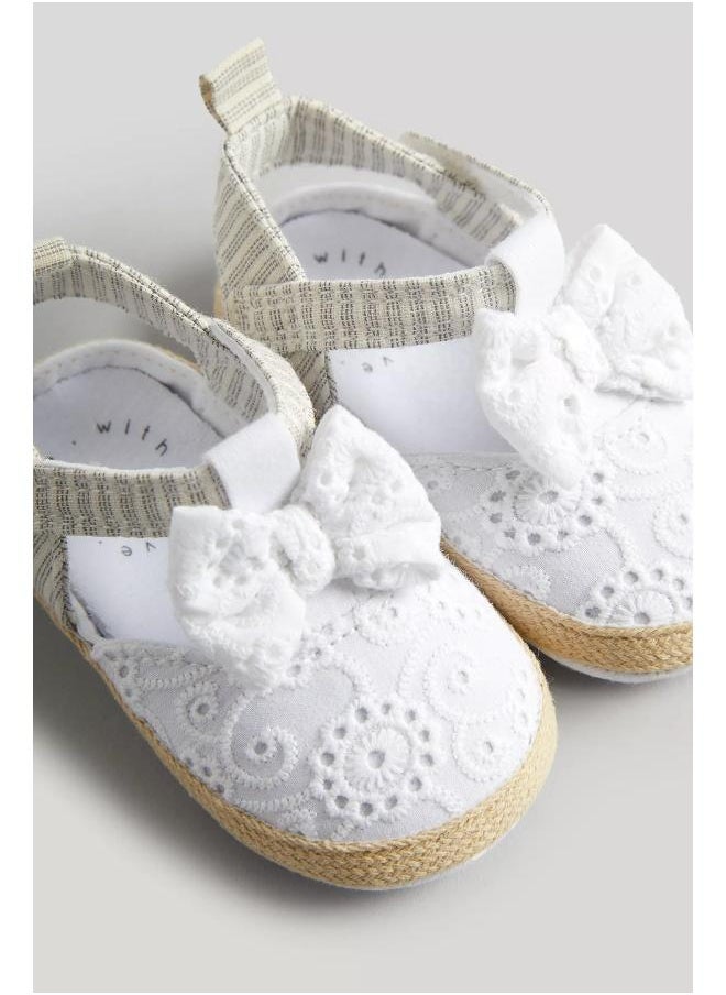 Cream Crochet Pram Sandals