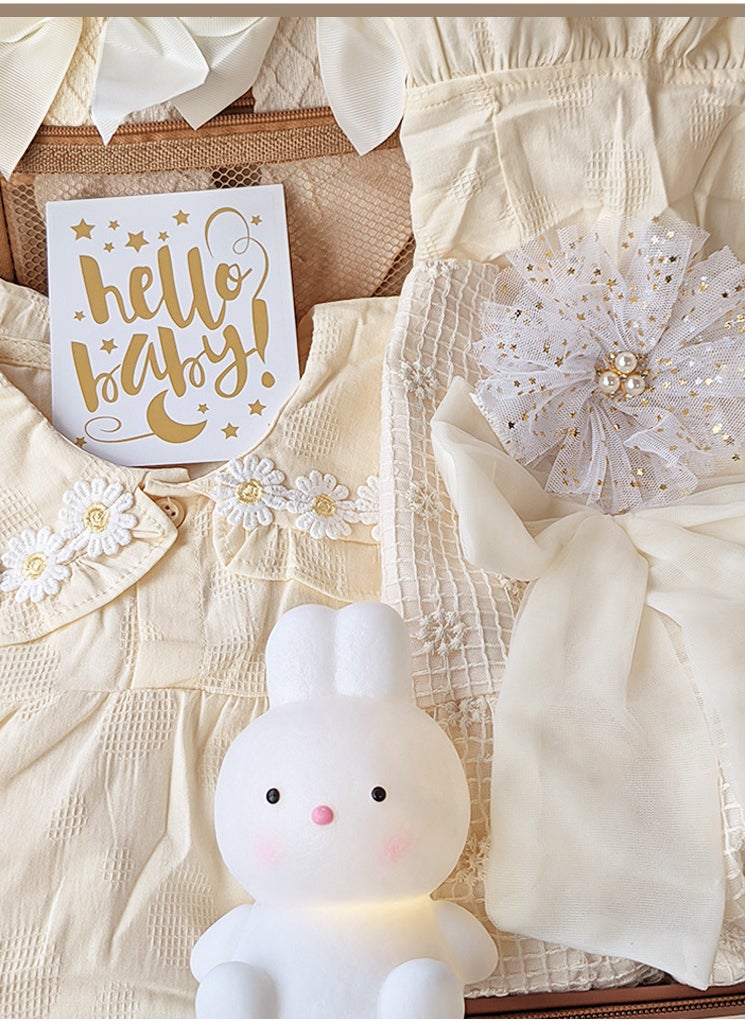 Luxury Newborn Gift Set - Premium Girls' Clothing & Accessories in an Elegant Keepsake Suitcase