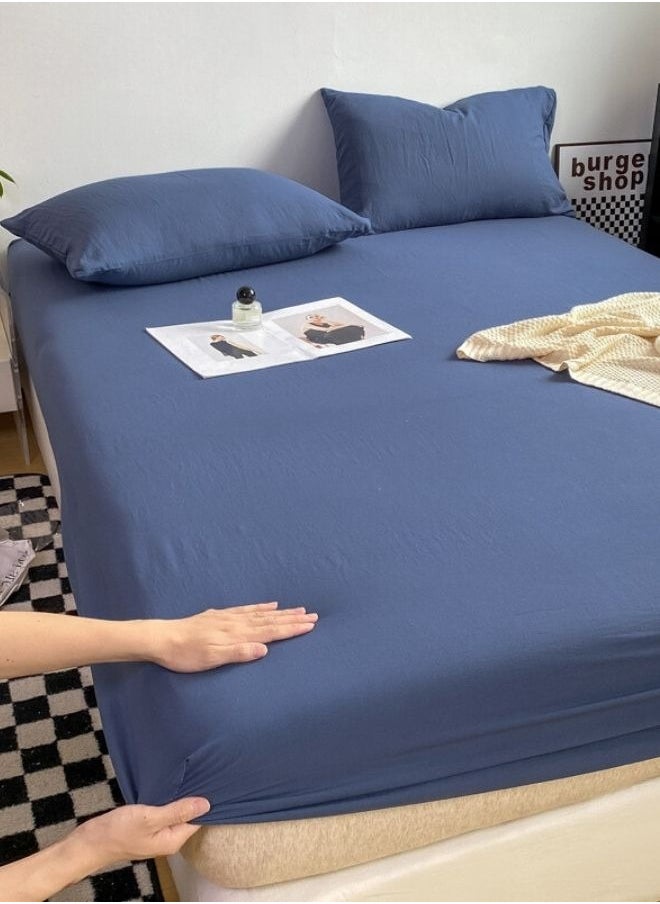 3-Piece Set: queen-size fitted bedsheet and two pillowcases, washable cotton in a Blue color.