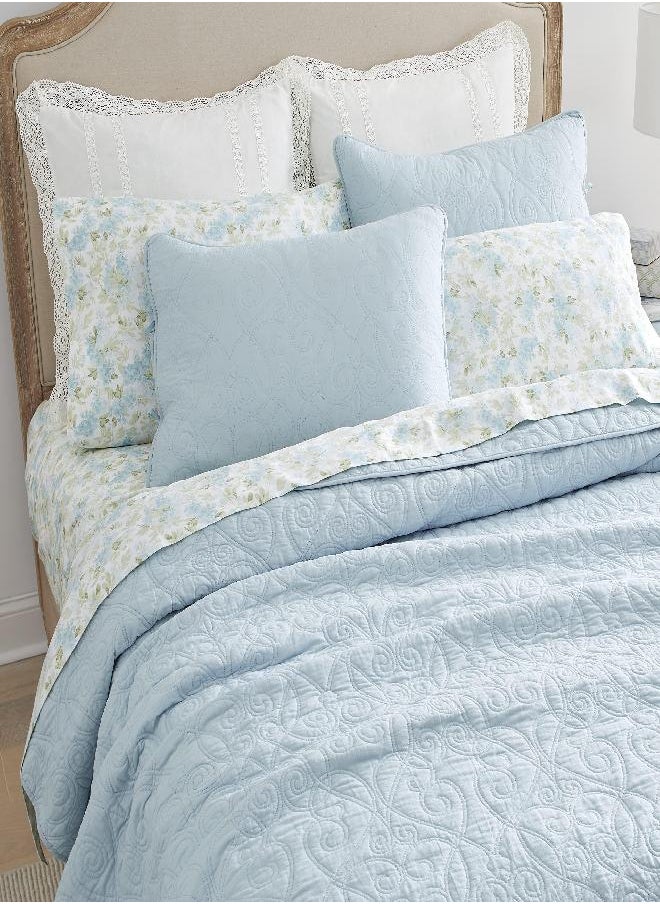 Laura Ashley Felicity Collection Quilt Set-100% Cotton, Reversible, All Season Bedding with Matching Sham(s), Pre-Washed for Added Softness, Twin, Breeze Blue