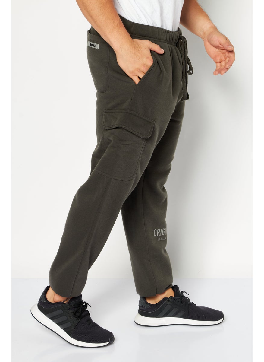 Men Regular Fit Drawstring Graphic Print Sweatpants, Green