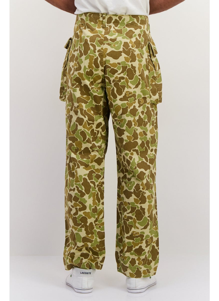 Men Regular Fit Camouflage Cargo Pants, Olive Combo