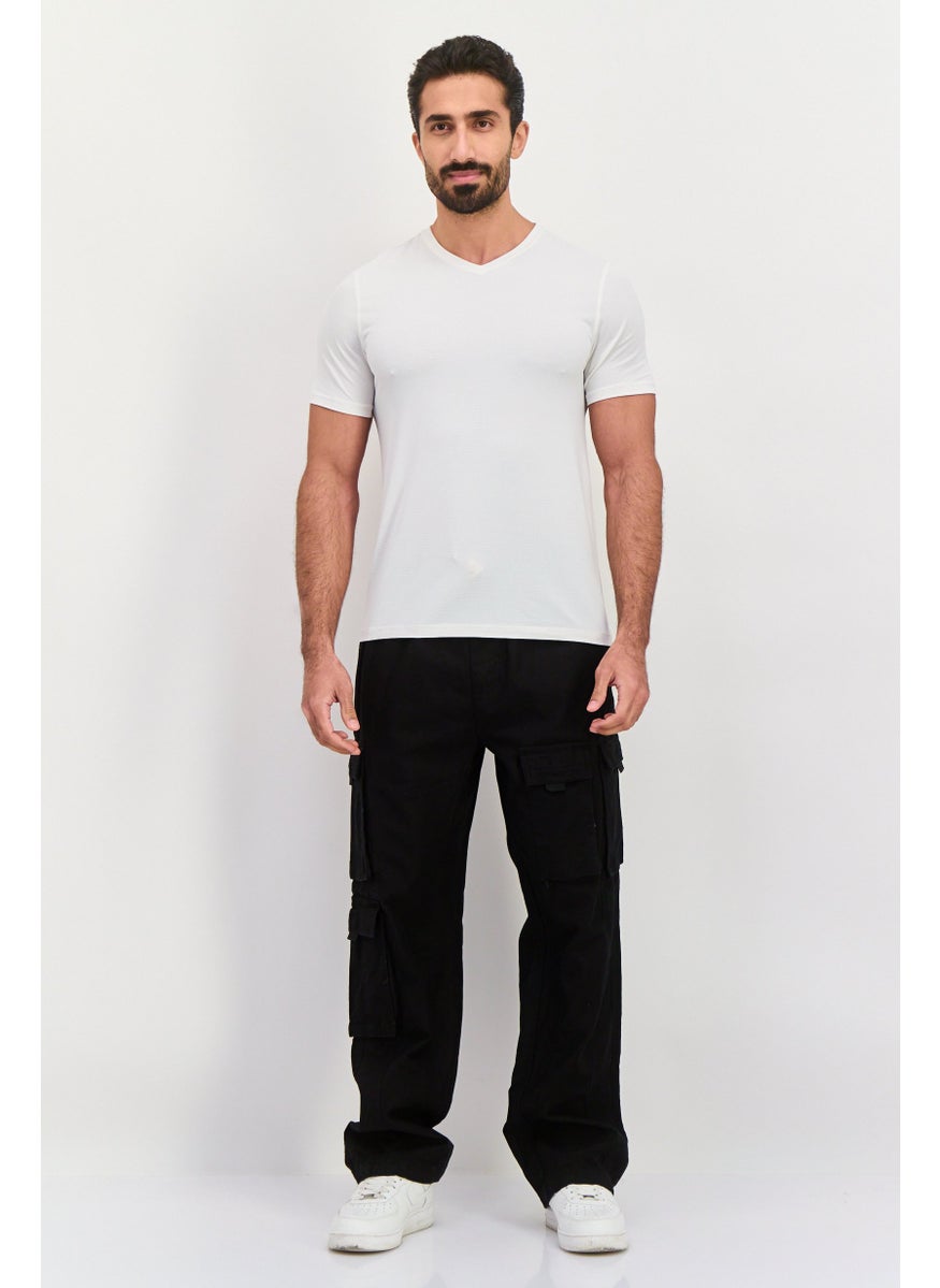 Men Regular Fit Plain Cargo Pants, Black