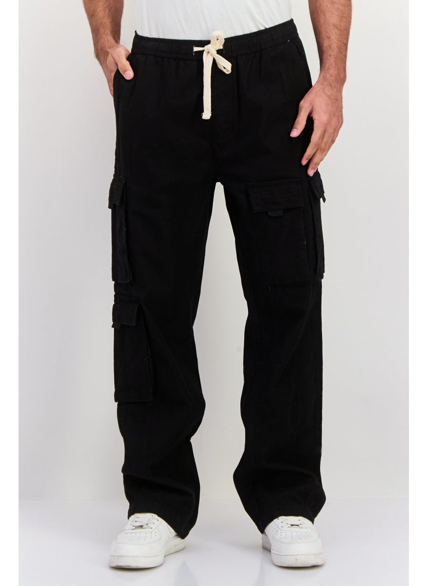 Men Regular Fit Plain Cargo Pants, Black