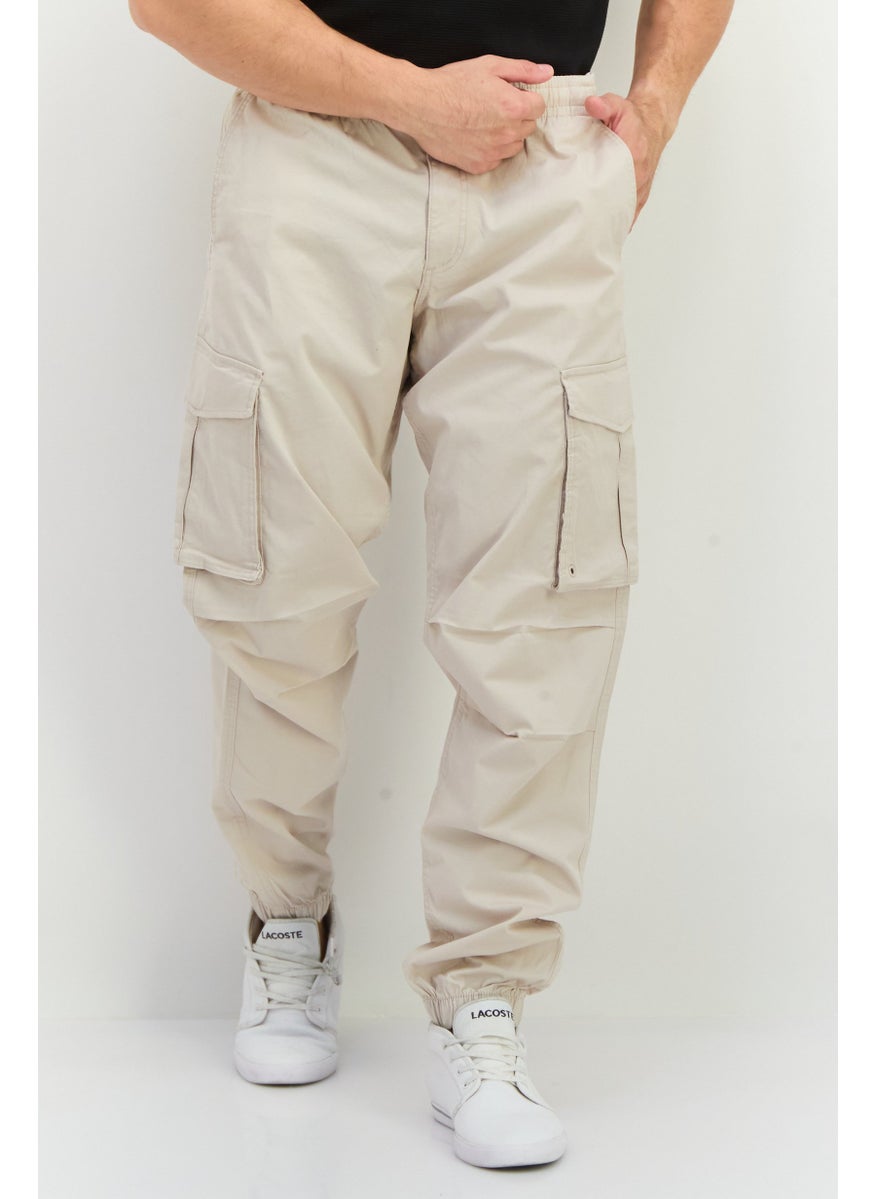 Men Relaxed Fit Solid Cargo Pants, Light Grey