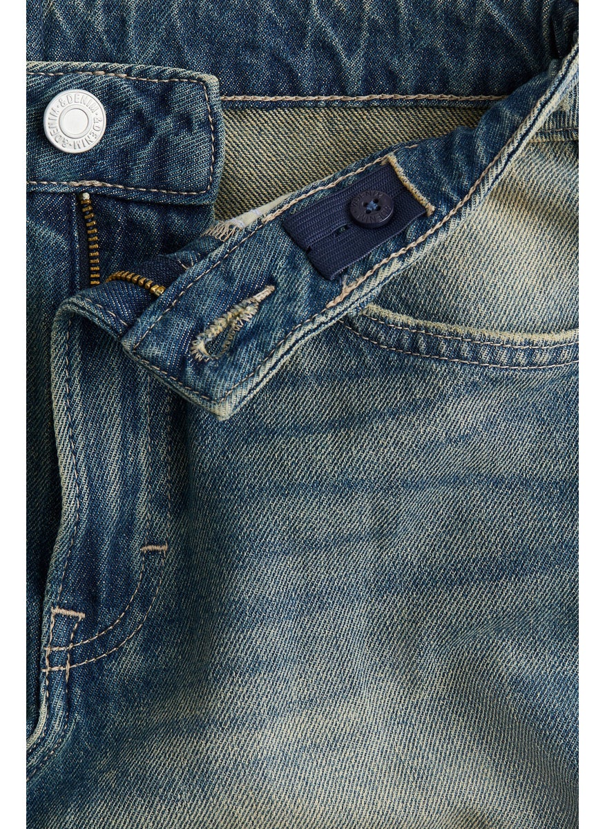 Loose Fit Jeans