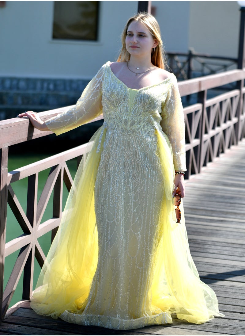 Golden Glow Embellished Gown A Fairytale in Motion