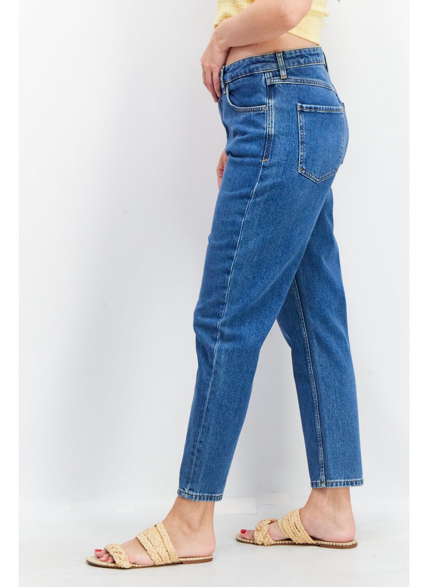 Women Mom Fit Textured Stretchable Jeans, Blue