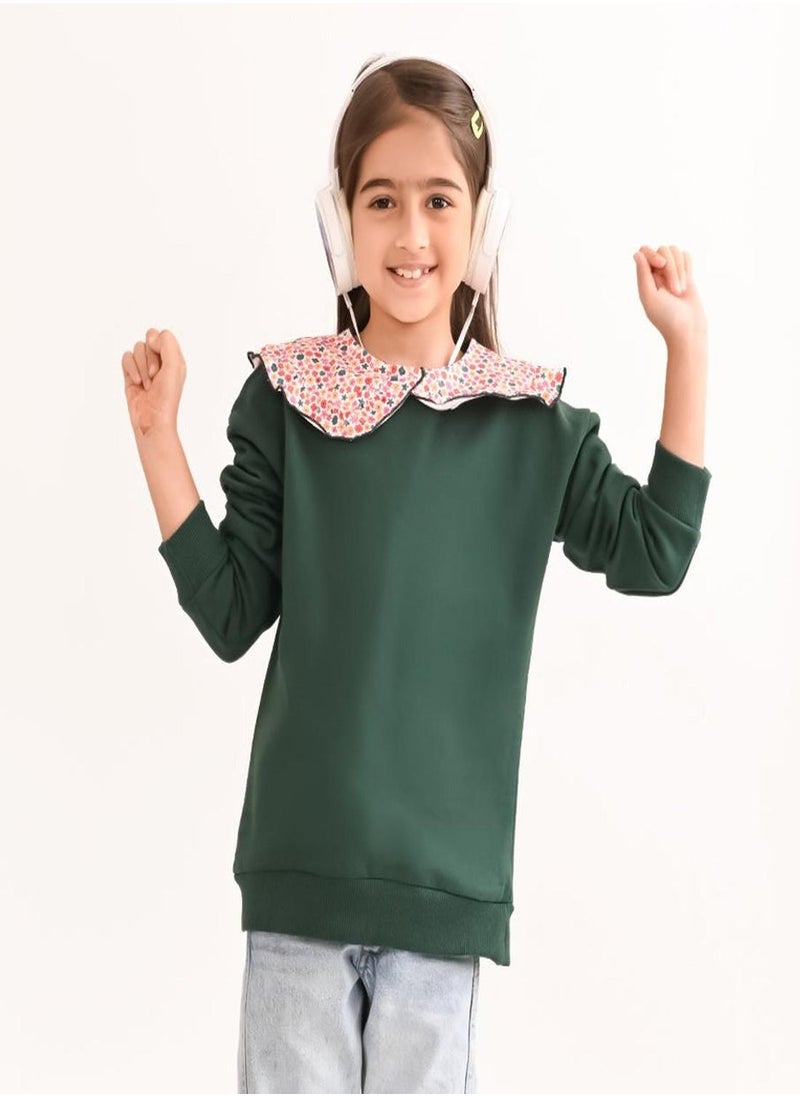 Regular Fit Printed Green Cotton Sweatshirt For Girls Round Neck Flat Collar Pull On 100 % Cotton