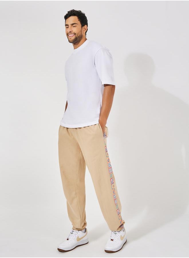 Side Print Motif Relaxed Fit Joggers