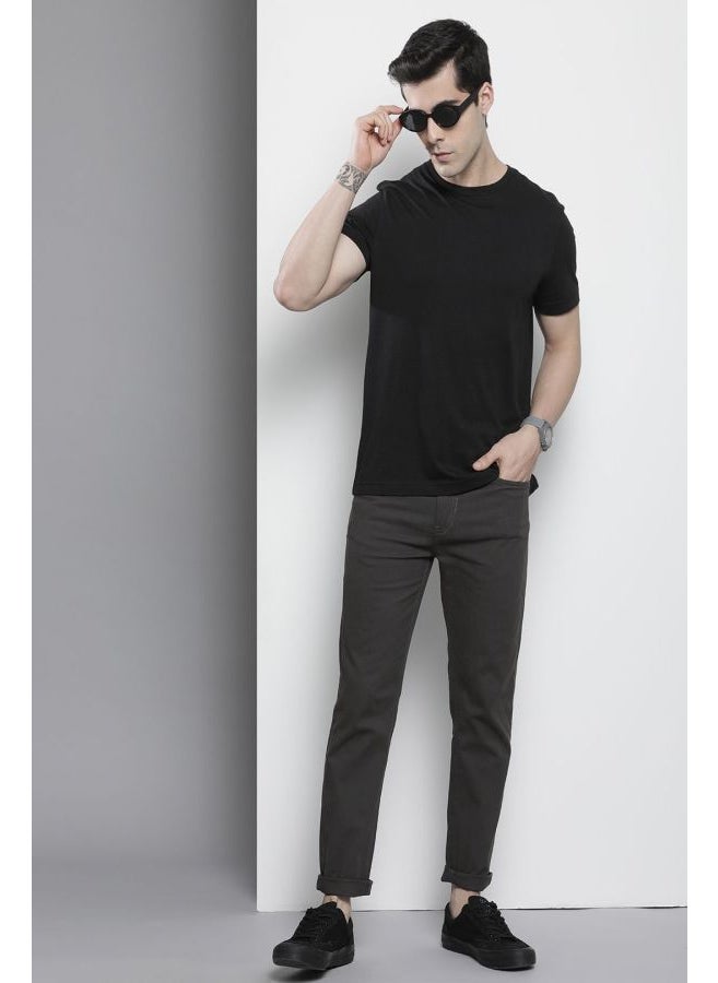 Men Slim Fit Solid Mid-Rise Stretchable Chinos