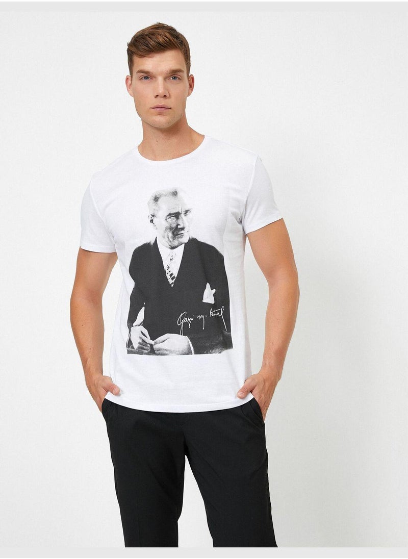 Atatürk Printed Short Sleeve T-Shirt