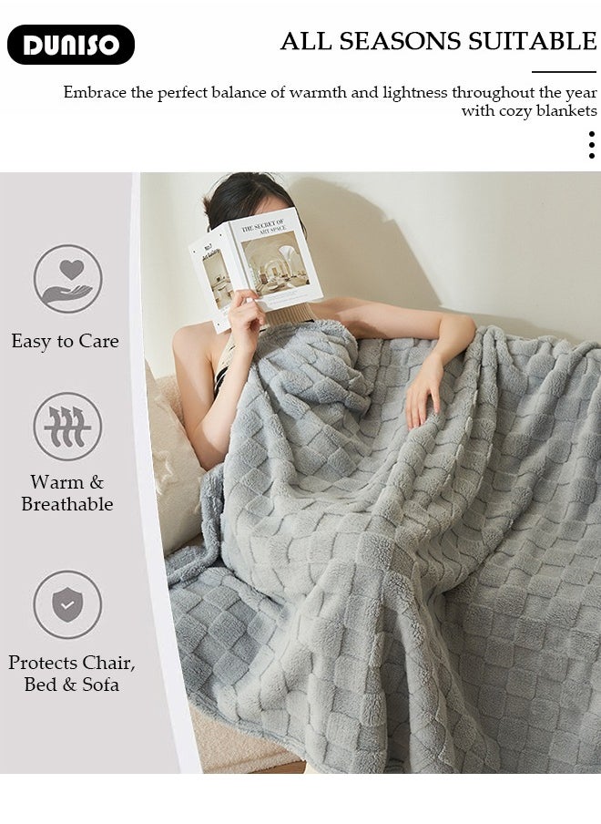 Throw Blanket for Couch or Bed, Super Soft Cozy Blankets for Room Decor, Warm and Breathable, Lightweight Fuzzy Warm Blanket Suitable for Couch, Sofa, Bed, Chair